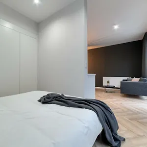 https://apartament-business.poznan-hotels.com