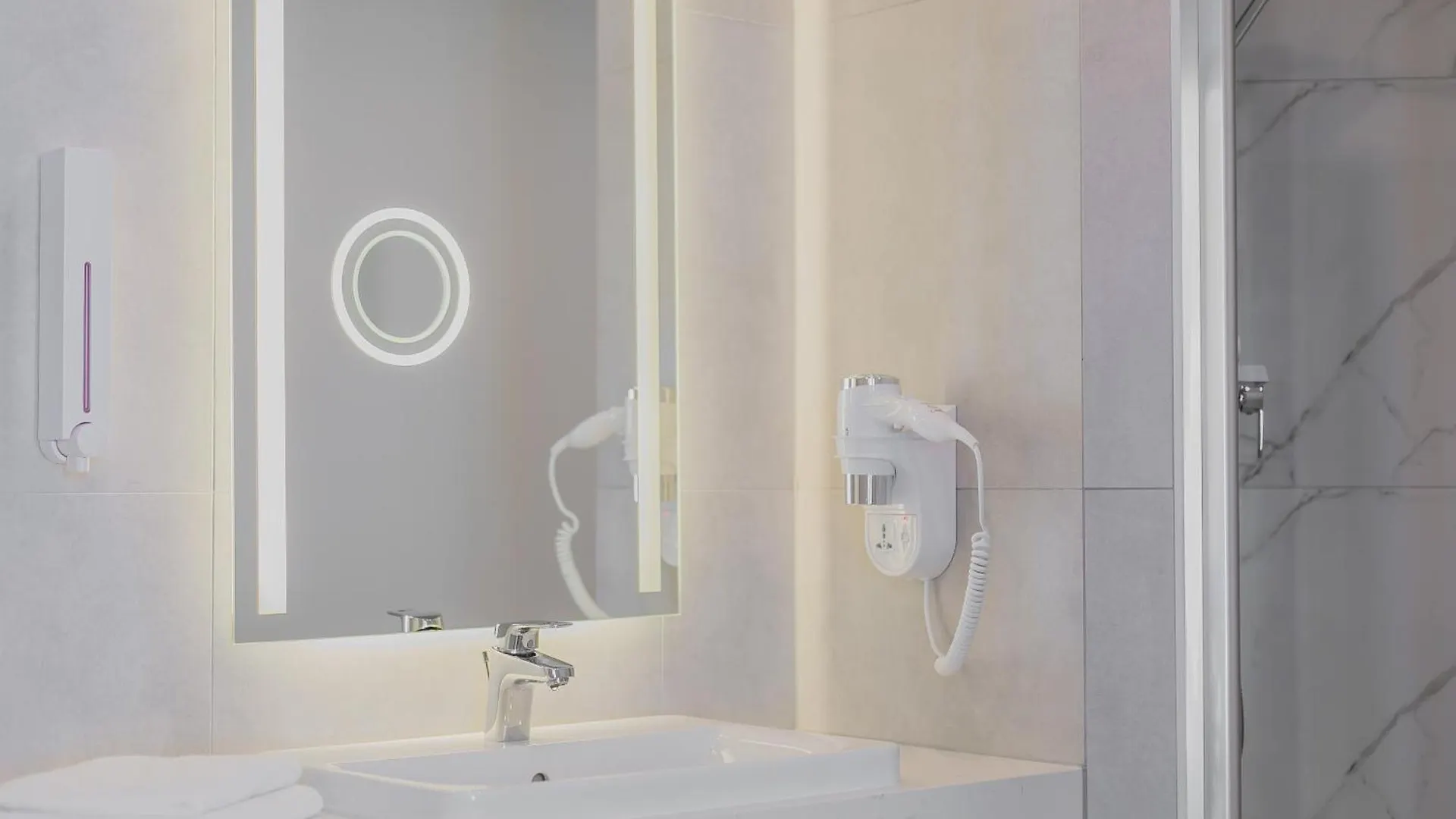 B&B Hotel Warsaw East Польша