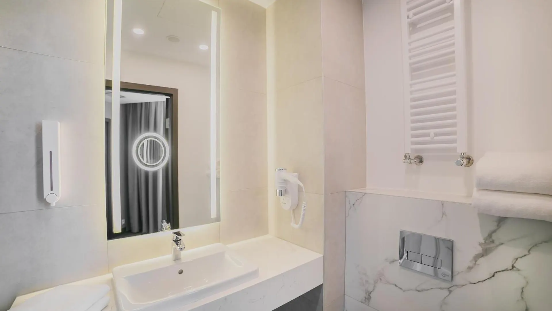 B&B Hotel Warsaw East